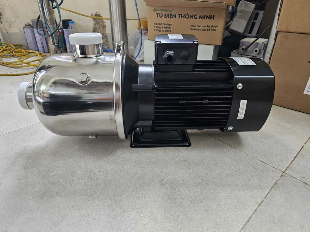 Động cơ và thân bơm